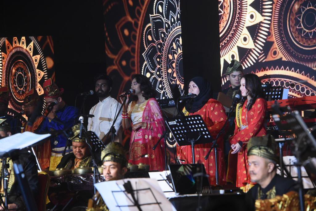 MohdShukriYajid's tweet photo. Enchanted by the music &amp; performers at the MSU Ethnic Music Festival - "Sounds of Malaysia". Repertoire of performances that collided in a memorable sold-out #MetFest concert. #IMACC2023 @MSUmalaysia https://t.co/Y7EJlUlRTR