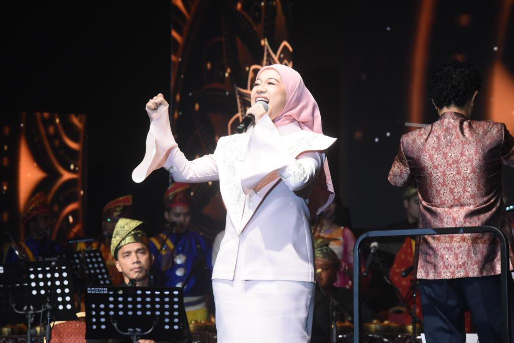 MohdShukriYajid's tweet photo. Enchanted by the music &amp; performers at the MSU Ethnic Music Festival - "Sounds of Malaysia". Repertoire of performances that collided in a memorable sold-out #MetFest concert. #IMACC2023 @MSUmalaysia https://t.co/Y7EJlUlRTR