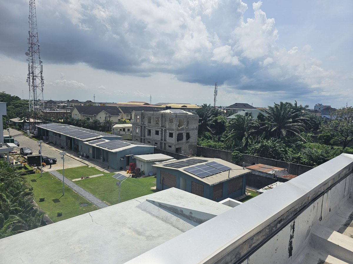 RMIAfrica's tweet photo. Developed by @Daystar_Power, so far, the system powers 30% of the demand, and the business school is seeking additional capacity and storage.
Seeing examples of #EnergyTransition projects is invaluable to professionals advancing clean energy in Nigeria. 🇳🇬 ⚡
#TrainForClimate https://t.co/nd8UCJJvqT