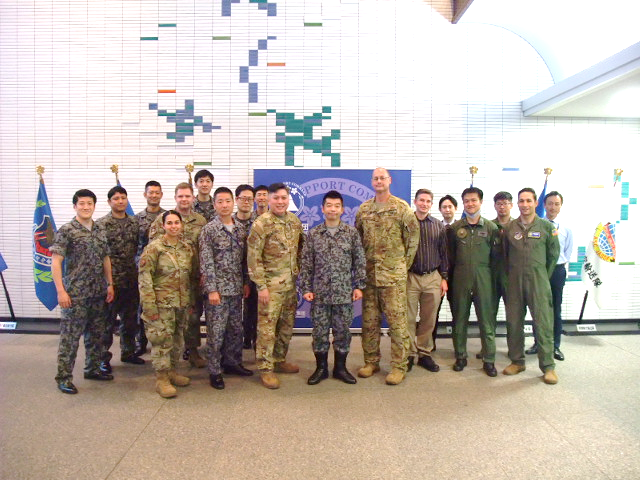 asc_jasdf_e's tweet photo. USAF Col McElhaney, the 36th CRG Commander met with HQ #ASC staffs to discuss the buildup of contingency response capablities in JASDF. Together with our ally, we are developing a force capable of recovering, opening and sustaining air bases.
#TogetherWeChallenge https://t.co/nZERQUoRCJ