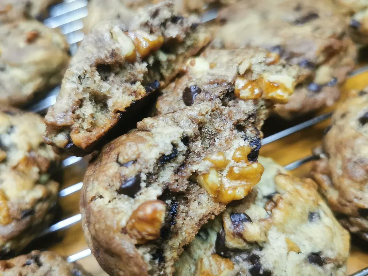 Gourmet Chocolate Chip Cookies

#GourmetCookies #ChunkyCookies #PremiumCookies #GourmetChocolateChipCookies #FreshlyBaked #ilovebaking #HazelsKitchen #HK #yummy #mustTry #HomemadeWithLOVE #HKCookies #ThickAndSoftCookies #GourmetChocolateChipAndWalnutCookies