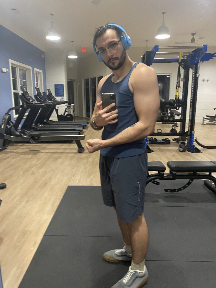 Stealthy_Trilli's tweet photo. Yo @Cobratate @TateTheTalisman  I just started my gym journey send me some workouts https://t.co/wPsvtwlRL2