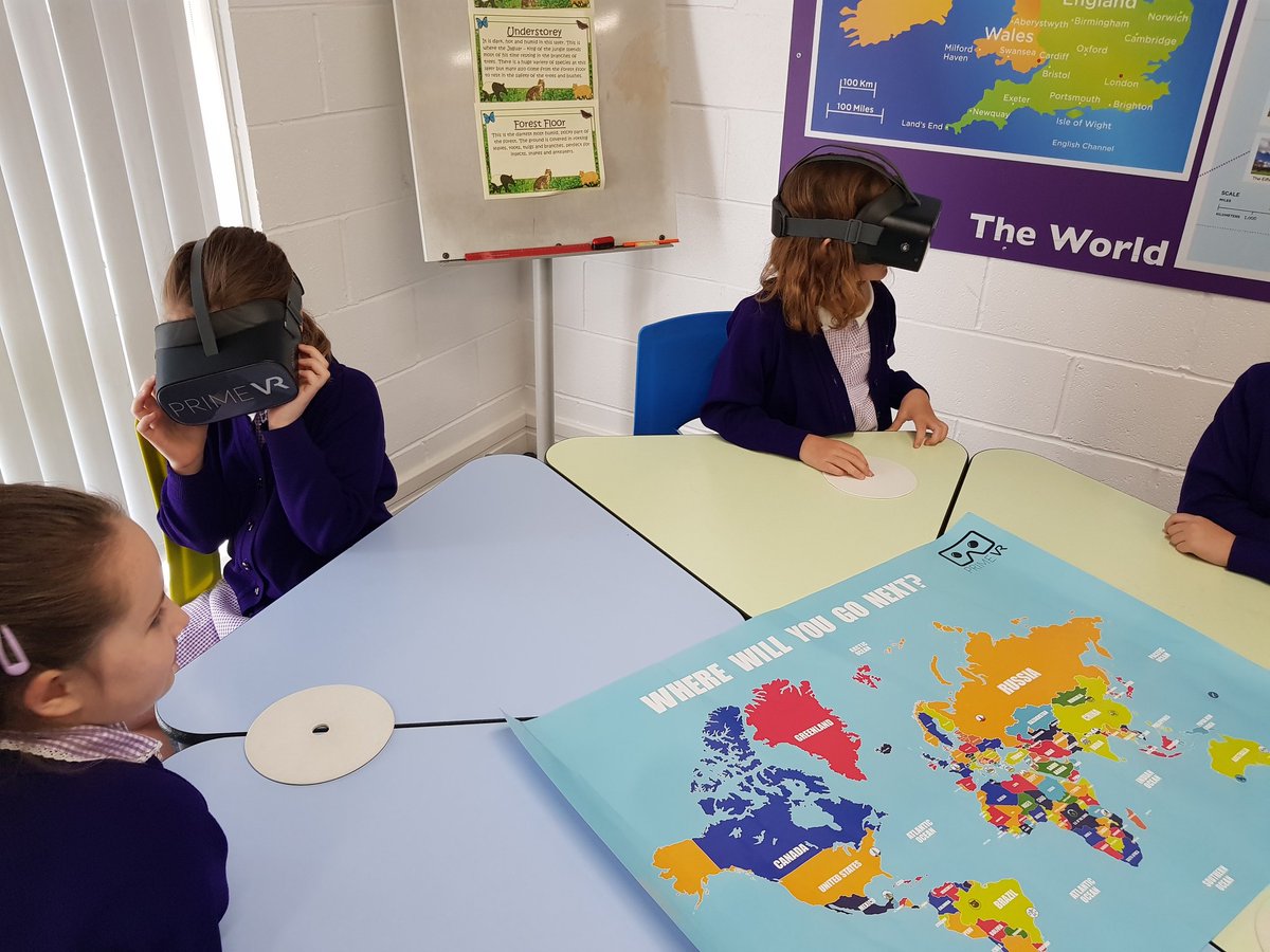 Emmaus_School's tweet photo. #EmmausY3 has a fantastic VR experience yesterday. They had the opportunity to climb and to fly over several volcanoes around the world #EmmausGeography What a brilliant way to enhance our topic! https://t.co/hISz0aajA9