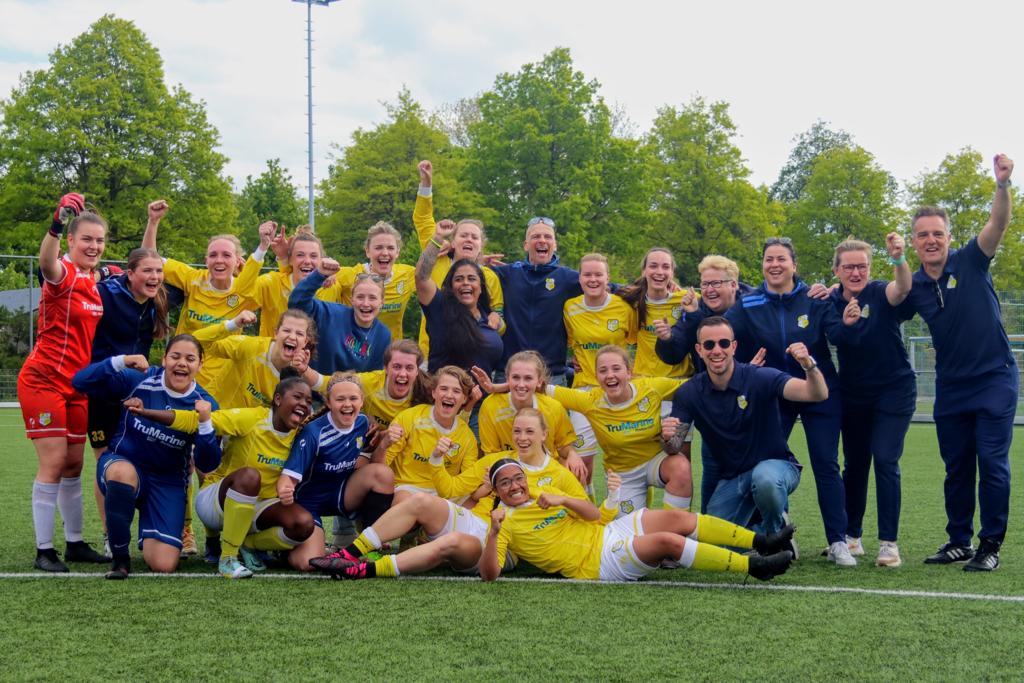 Blijft mooi die kampioensberichten! <a href="/vvspirit/">vvspirit</a> vr van harte gefeliciteerd met Vrouwen 1 en Vrouwen 2! #trainingskamp