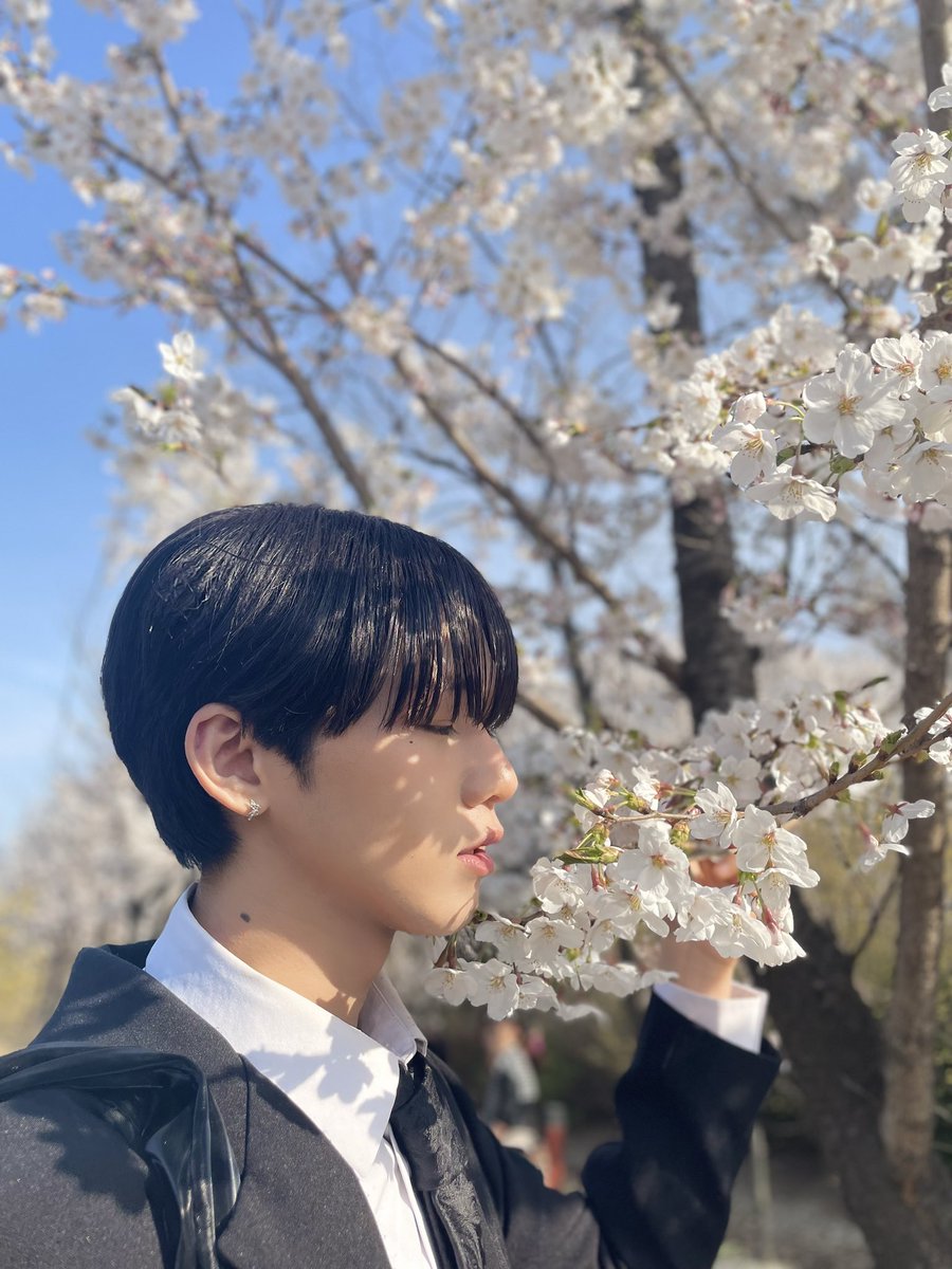 mii_iin_'s tweet photo. 안녕하세요. 민입니다. 항상 저를 응원해 주시고 지켜봐 주신 모든 분들 너무 감사드리고요. 앞으로 잘 부탁드립니다.

Thank you for always supporting me. Love you guys 🫶🏻 

#min #민 #มิน https://t.co/Giy4KnR4rR