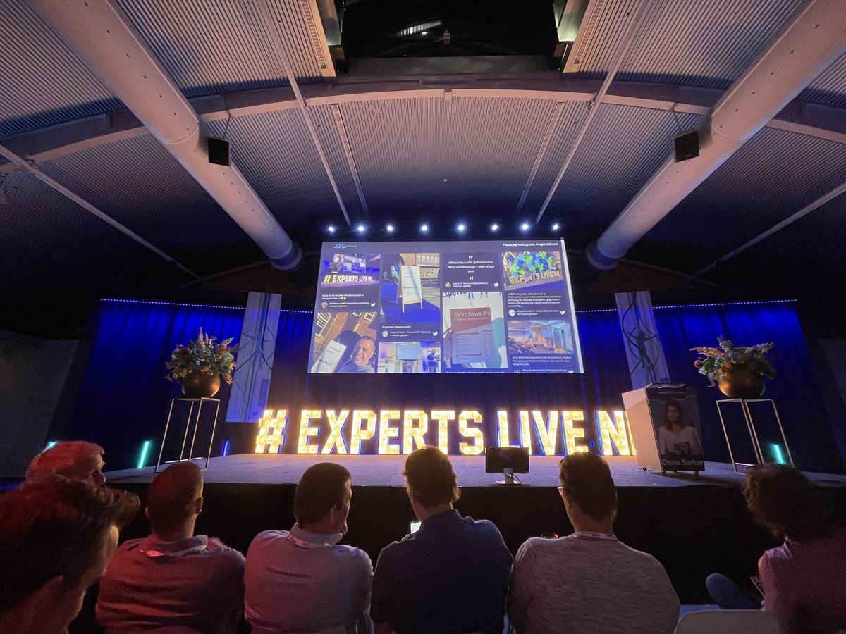 Waiting for the show to start <a href="/ExpertsLiveNL/">#ExpertsLiveNL</a> by <a href="/donasarkar/">Dona Sarkar</a>!