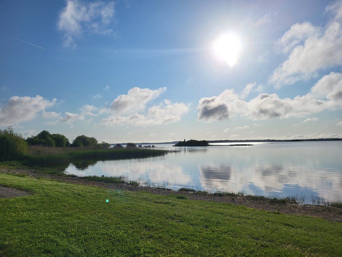 What a lovely morning in Athlone. Thanks <a href="/Hodsonbayhotel/">Hodson Bay Hotel</a> for looking after us yesterday at #DigitalTownAwards2023 and well done to <a href="/fastlaneav/">Fastlane AudioVisual</a> and SixSem Productions. @dot_IE .Heading to the big smoke now.