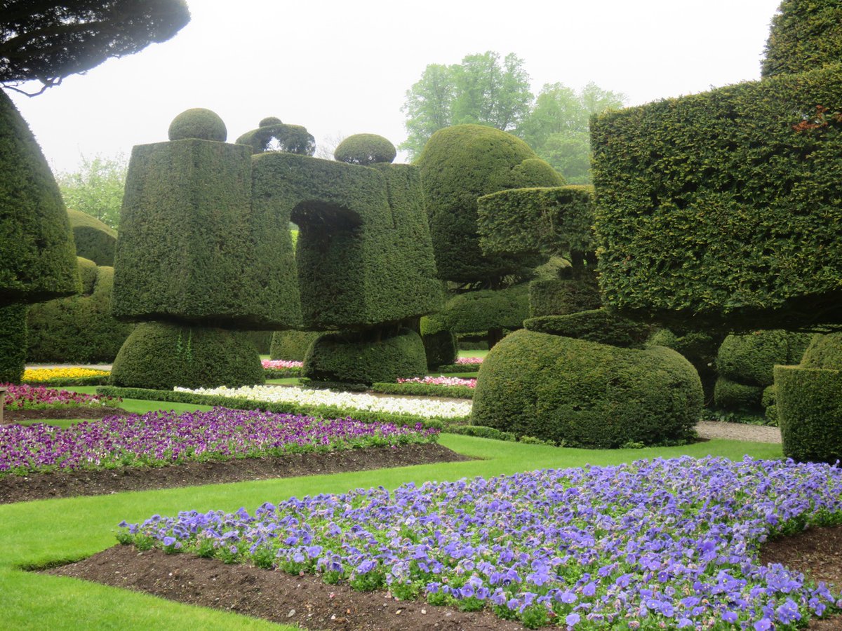 Topiary of the morning to you!

#topiarygarden #Cumbria #DaysOutCumbria