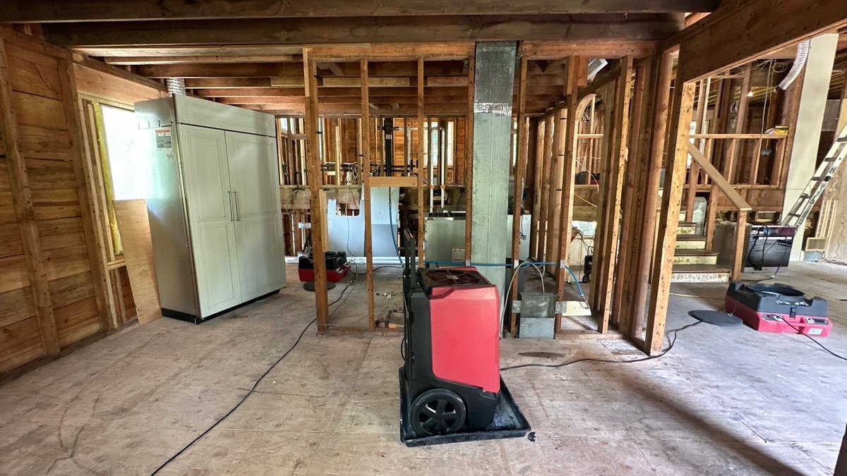 Bulovas Restorations tweet media