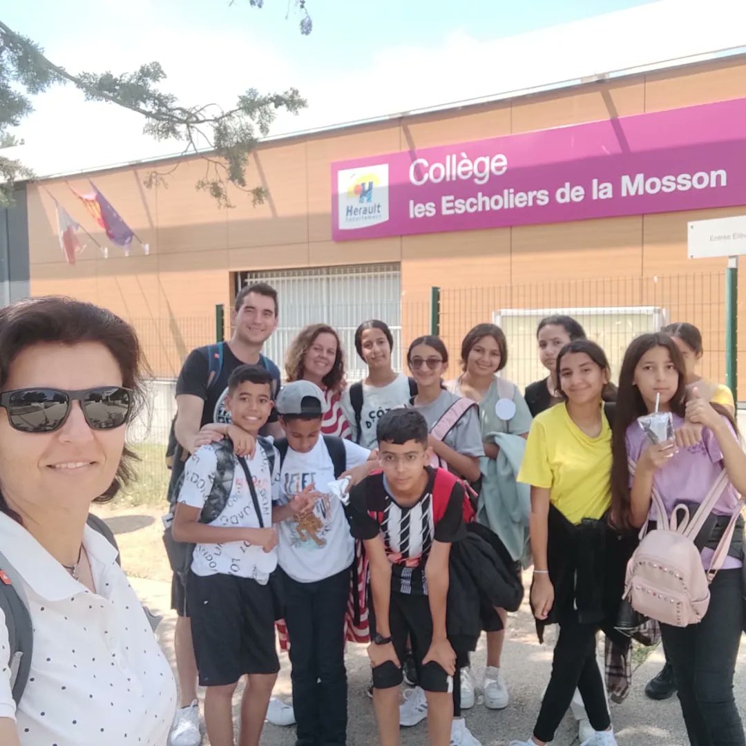 ceipelpuche's tweet photo. #Erasmusplus 5°jornada en tierras francesas. Nuestros estudiantes acuden al centro escolar "Les Escholiers de la Mosson". Mates, Historia, Inglés,EF...estuvieron realmente motivados y trabajando la competencia lingüística en francés en todo momento @sepiegob @cepalmeria #er+puche https://t.co/qRvDB6yWsd