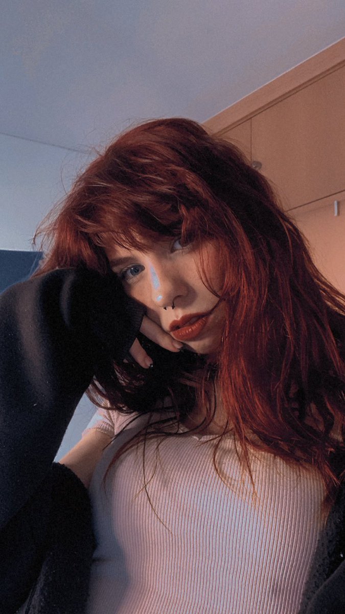 https_ene_'s tweet image. la que twittea////su juego favorito ( su droga de to la vida)