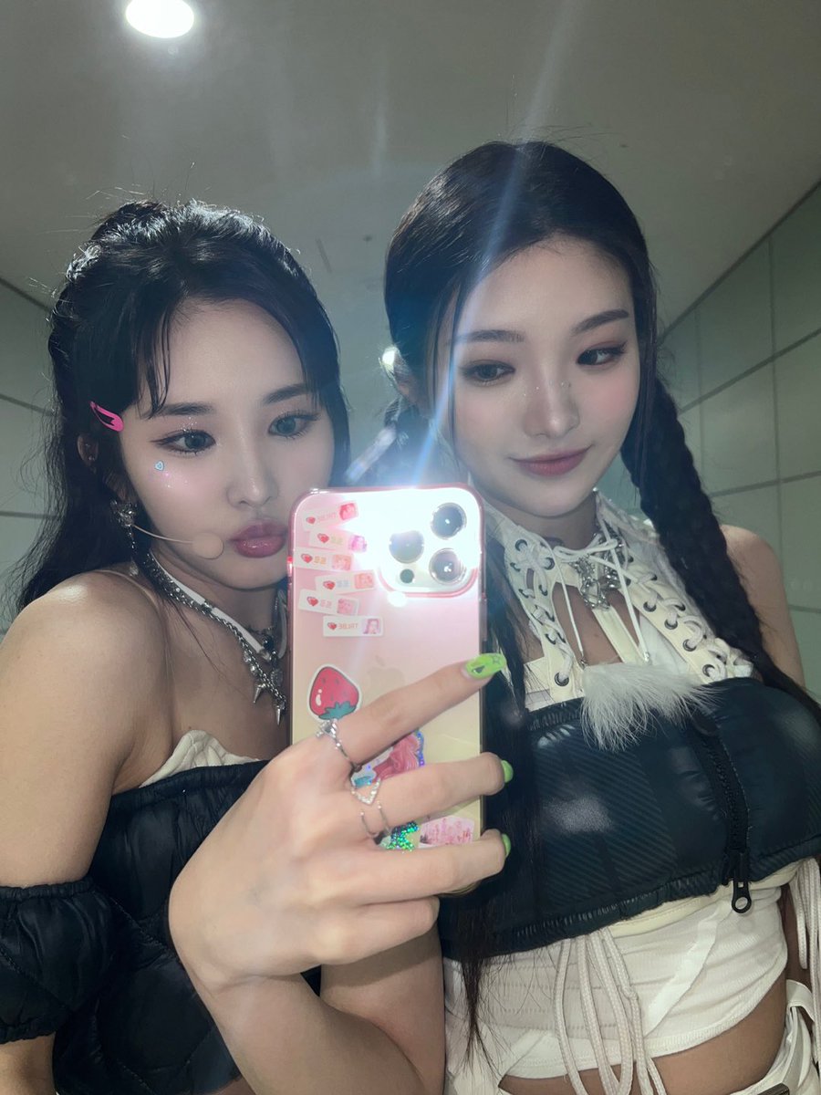 tribedaloca's tweet photo. [#켈리🦥]
D-13
Who is going to https://t.co/zoEPUoK1l7’s first US tour???🙋‍♀
We’re super excited to meet you guys!!
See you soon~~💕

#트라이비 #TRI_BE #Kelly https://t.co/rFS7Wntyvo