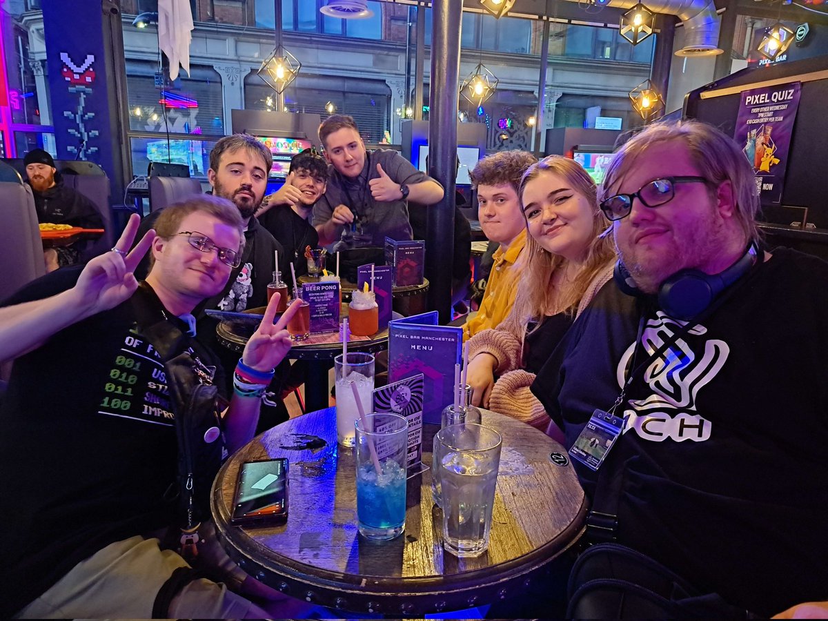 BlazingSDev's tweet photo. Last night was soo much fun, had such a great time showcasing both Wavetwist and PETS with @ManMetGames at #pixelbar ! https://t.co/W1mocDJ4lI