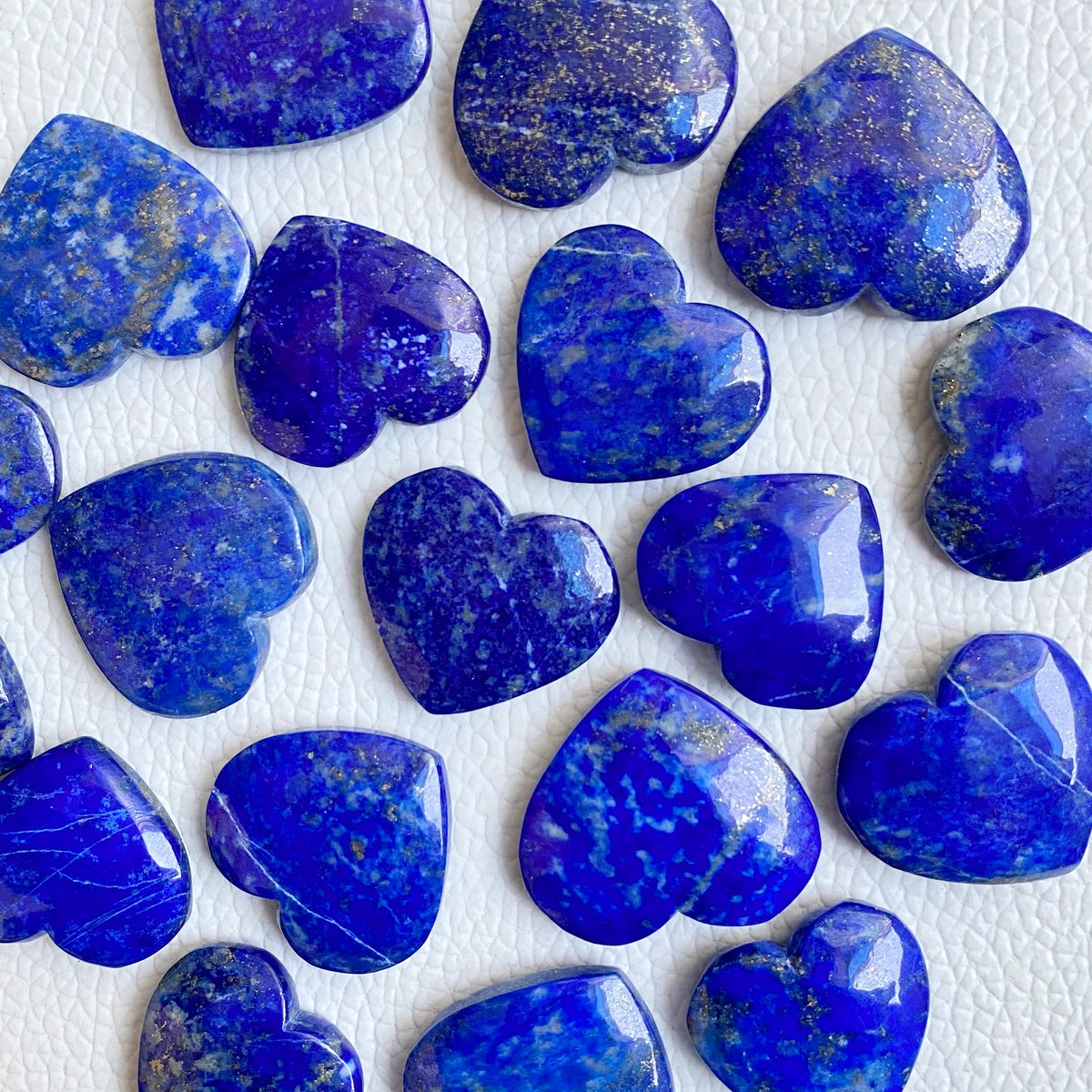 fizasagems's tweet photo. Blue Lapis heart carving

10 PCS-( $ 22USD)
30 PCS-( $ 61USD)
50 PCS-( $ 99USD)
100 PCS-( $189USD)

$ 25.99 USD Express shipping

We accept payment through PayPal/Bank Transfer
100% secure

#bluelapisheart #BlueLapisPendant
#bluelapisheartcarving #bluelapiscrystal #bluelapisring https://t.co/zO2pxYDJjF