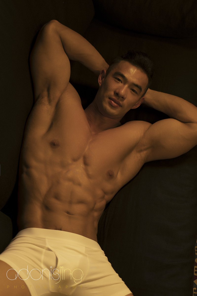 幸与不幸终有尽头
期待与你的不期而遇
#写真 #肌肉男 #muscle #photo #运动男生