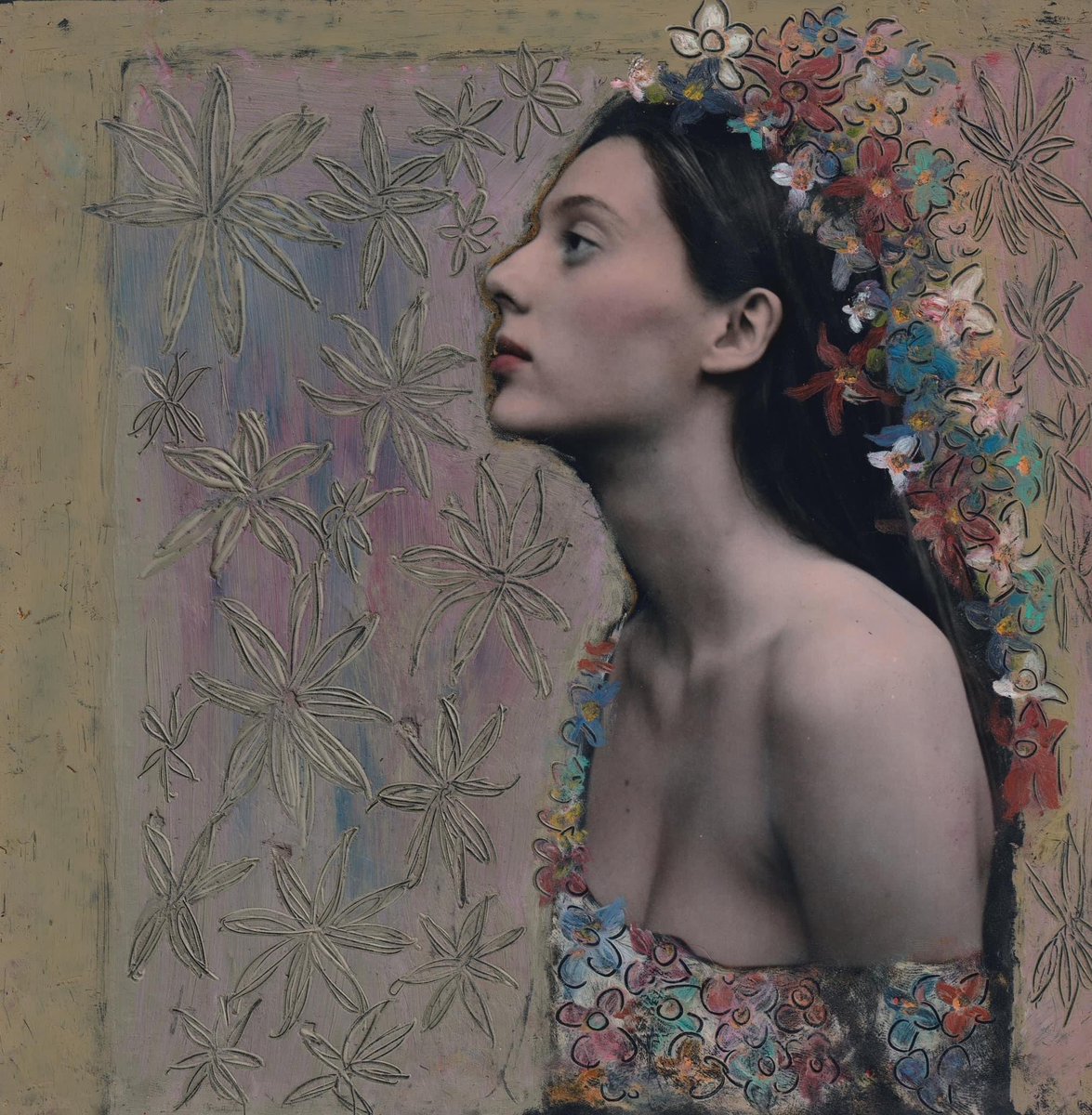 _R__'s tweet image. Teresa // 2023 // colori ad olio su fotografia in bianco e nero