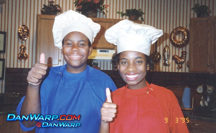 Are they supposed to be brother and sister or something? 👨🏿‍🍳👩🏿‍🍳🍫
#ThrowbackThursday #AllThat #CookingWithRandyAndMandy #KenanThompson #AngeliqueBates #90sNick #Nickelodeon #NoRacismIntended