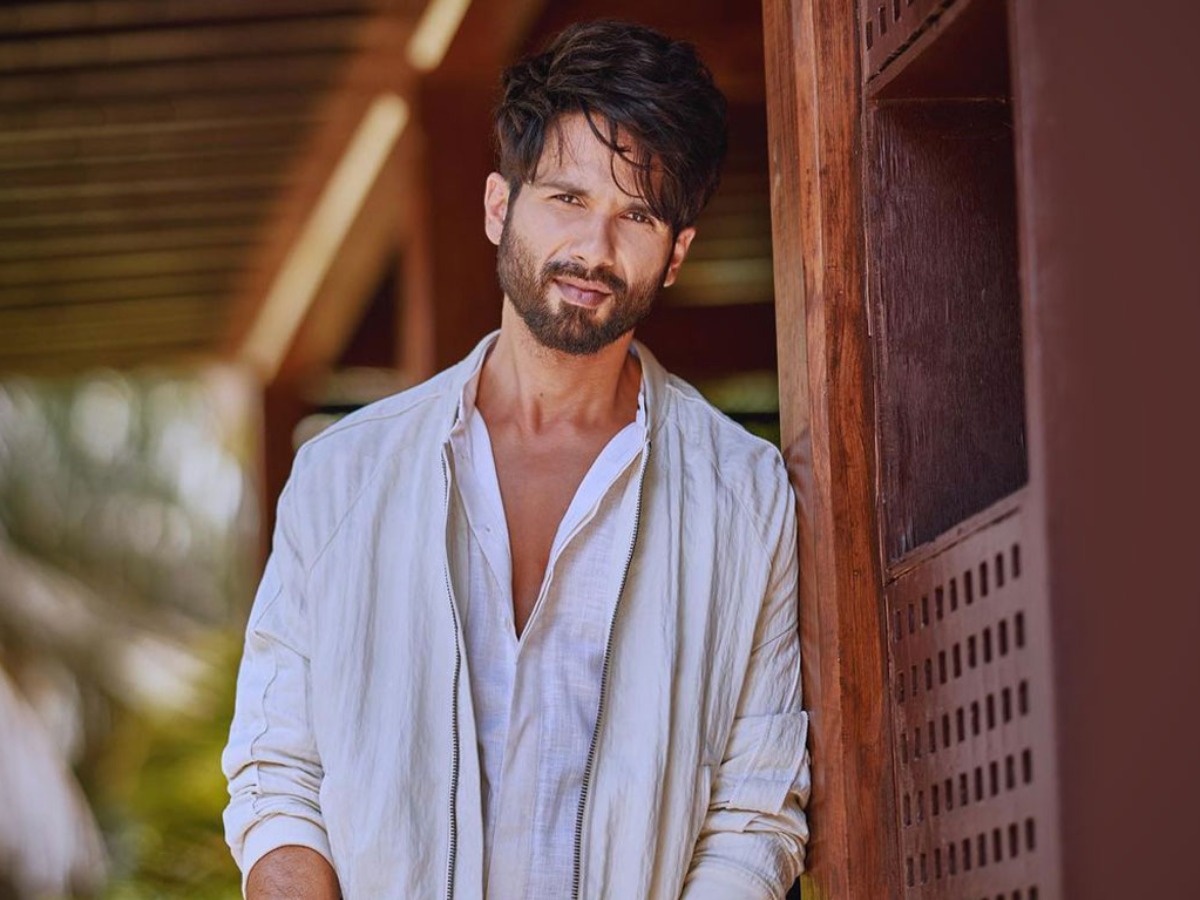 Big announcement! #ShahidKapoor to headline an action-thriller by #ZeeStudios and #RoyKapurFilms. Directed by #RosshanAndrrews, known for Malayalam hits, this film promises high-octane excitement as a rebellious cop takes on a challenging case. Stay tuned for more updates!