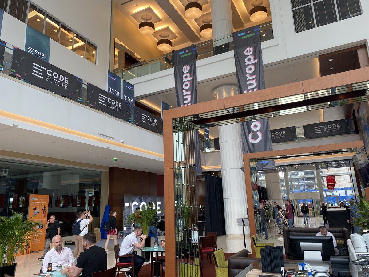 totollygeek's tweet image. Now we start in Warsaw at @code_europe!

Let’s do this! 🤗
#CodeEurope23