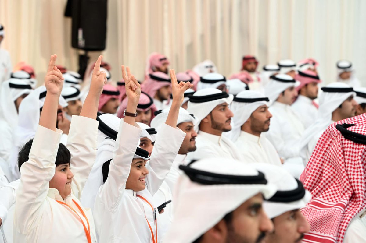 شكراً  لكل الحضور 

ممن شرفونا في الندوة ليلة أمس

غمرتموني وشباب الحملة الانتخابية بمشاعركم ومشاركتكم

#رأي_وعزيمة
#الدائرة_الخامسة
#محمد_مساعد_الدوسري 
#سترتفع_رؤوس_الأحرار