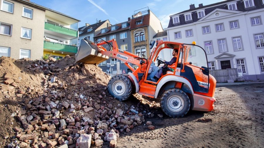 ABZ_News's tweet image. Eine wichtige Frage ist heutzutage, ob es noch sinnvoll ist, mit einer #Maschine mit #Dieselmotor zu arbeiten. Um diese Frage zu beantworten, hat #Boels fünf Fakten und fünf Mythen aufgelistet is.gd/RQd1Nz

#Baumaschinen #Motortechnologie #Dieselbagger #Antriebstechnik