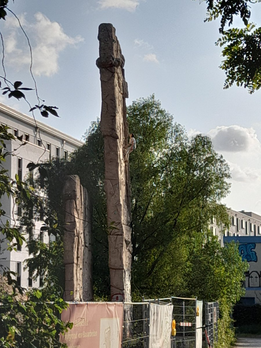 HolsderDeifi's tweet image. Genießt die vielleicht letzten kühlen, angenehmen Tage des Sommers.
#Mauerweg Kletterfelsen