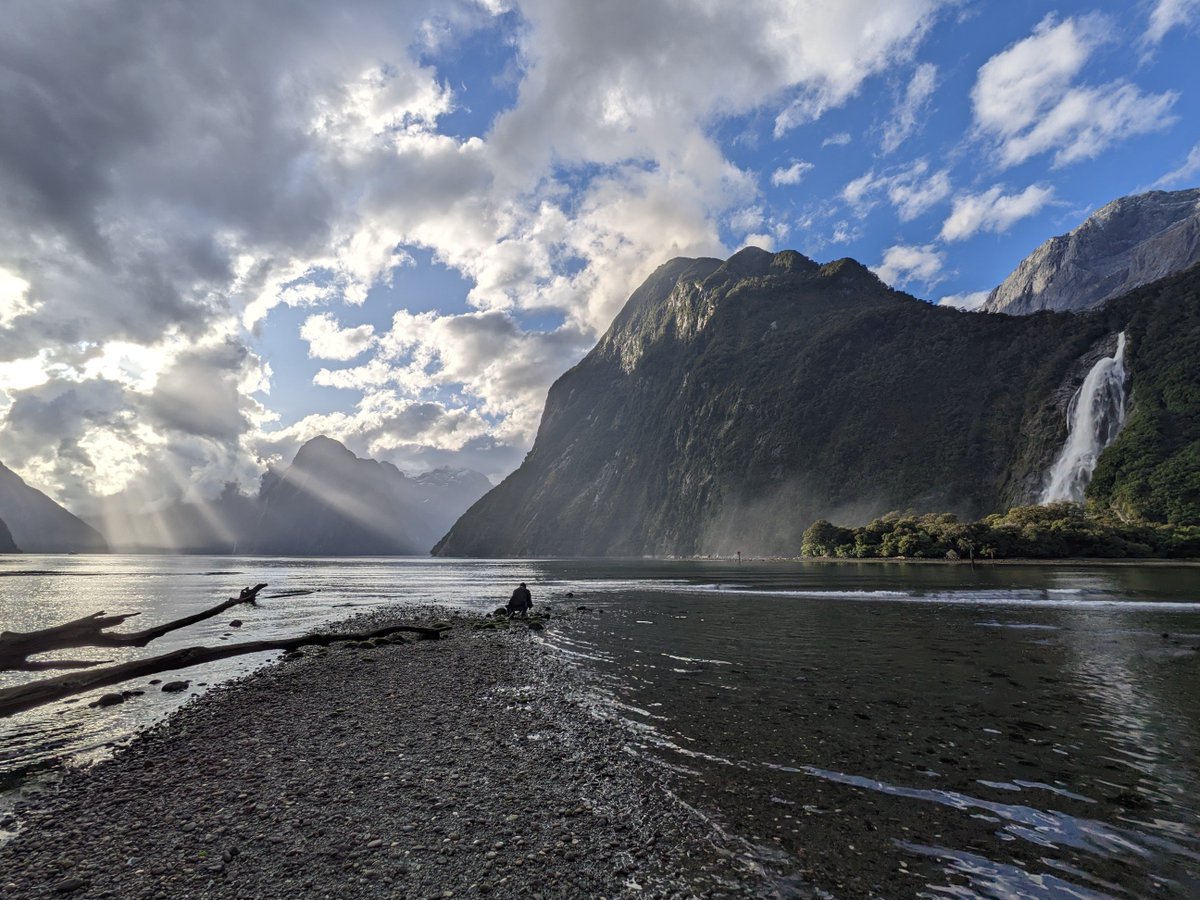KerriDunc's tweet photo. @amanda_wanders Milford Sound, New Zealand 😊 https://t.co/RUFIbETOQG