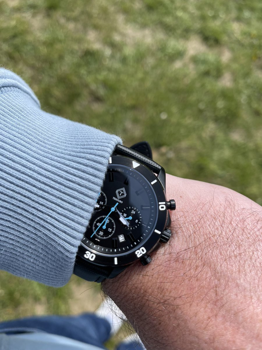 Pre-order our new Track Edition Blue and start your Tesouro Timepiece collection,
Get a free watch travel case and an entry ticket to our Competition.
Don’t forget our pre-order discount also. 
#limitededitionwatch #motorsportwatches #britishwatches #racingwatch #chronographwatch