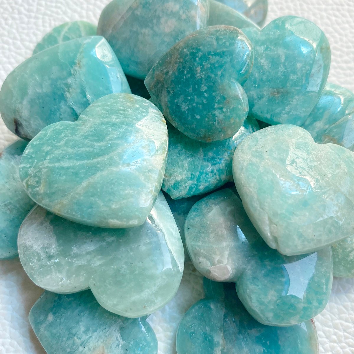 fizasagems's tweet photo. Amazonite heart carving

10 PCS- ($ 32USD)
30 PCS- ($ 89USD)
50 PCS- ($ 144USD)
100 PCS-($ 277USD)
$ 25.99 USD Express shipping

We accept payment through PayPal/Bank Transfer
100% secure
#amazoniteheart #amazonitependant 
#amazoniteheartcarvings #amazonitecrystal #amazonitering https://t.co/W0v8V7R3nx