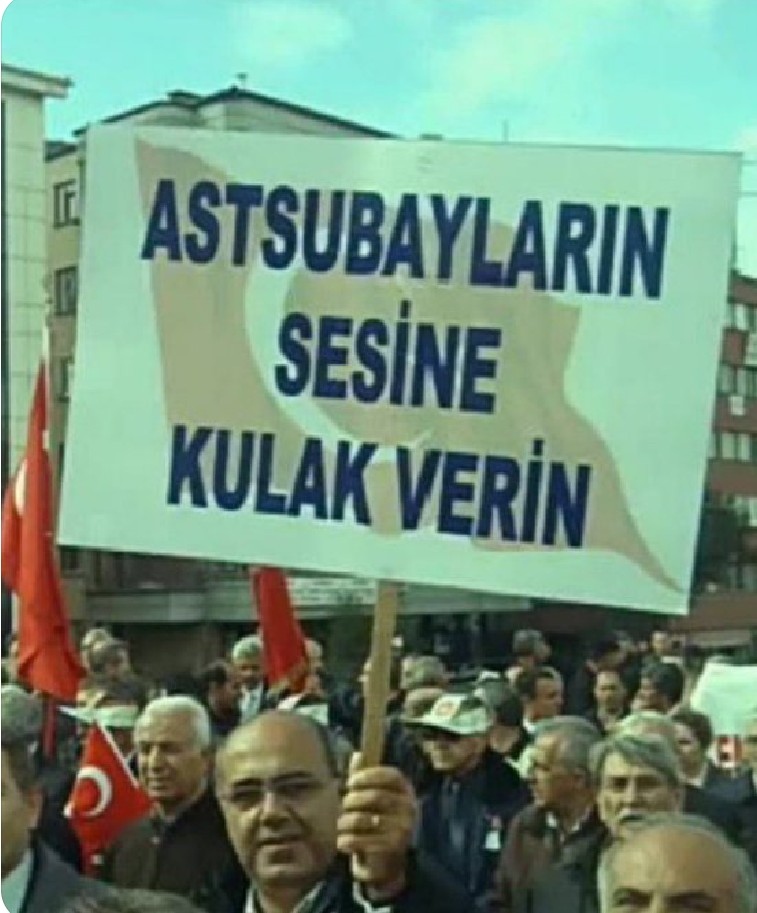 Günaydın Dostlar.

Medeniyetin temel unsurları Adalet ve Ahlaktır. Bunlar zayıfladıkça medeniyet çürür. (Atatürk)

Astsubayların derdi benim de derdim diyebileceklere selam olsun #GüçlüTemadGüçlüAstsubay

@tcbestepe @iletisim @tcsavunma @RTErdogan @dbdevletbahceli @kilicdarogluk