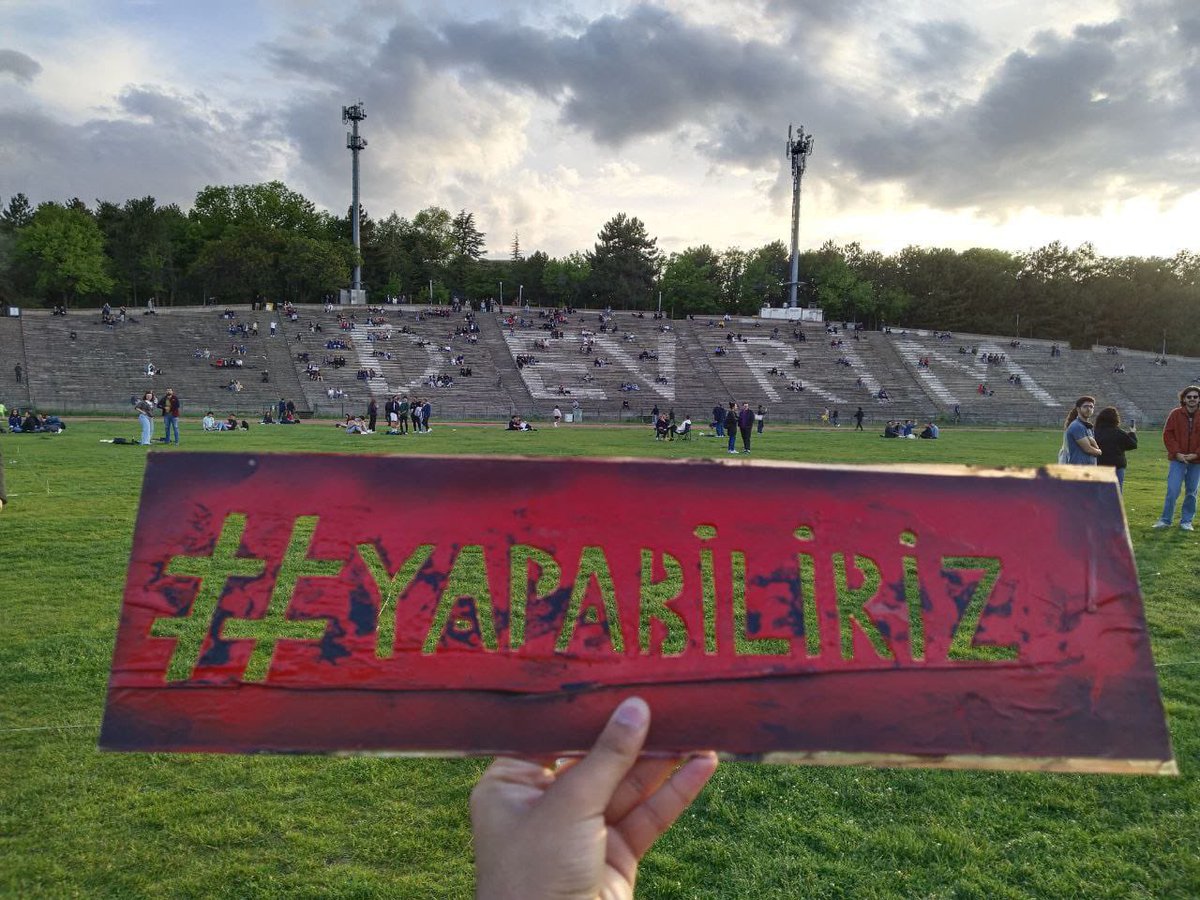 DGDernekleri's tweet photo. Tarihten geliyoruz, zafere yürüyoruz. 

Aşamayacağımız engel yenemeyeceğimiz güç yok. 

Örgütlü gücümüzle devrime kadar durmadan koşabiliriz #Yapabiliriz https://t.co/BUTlIZHNYJ