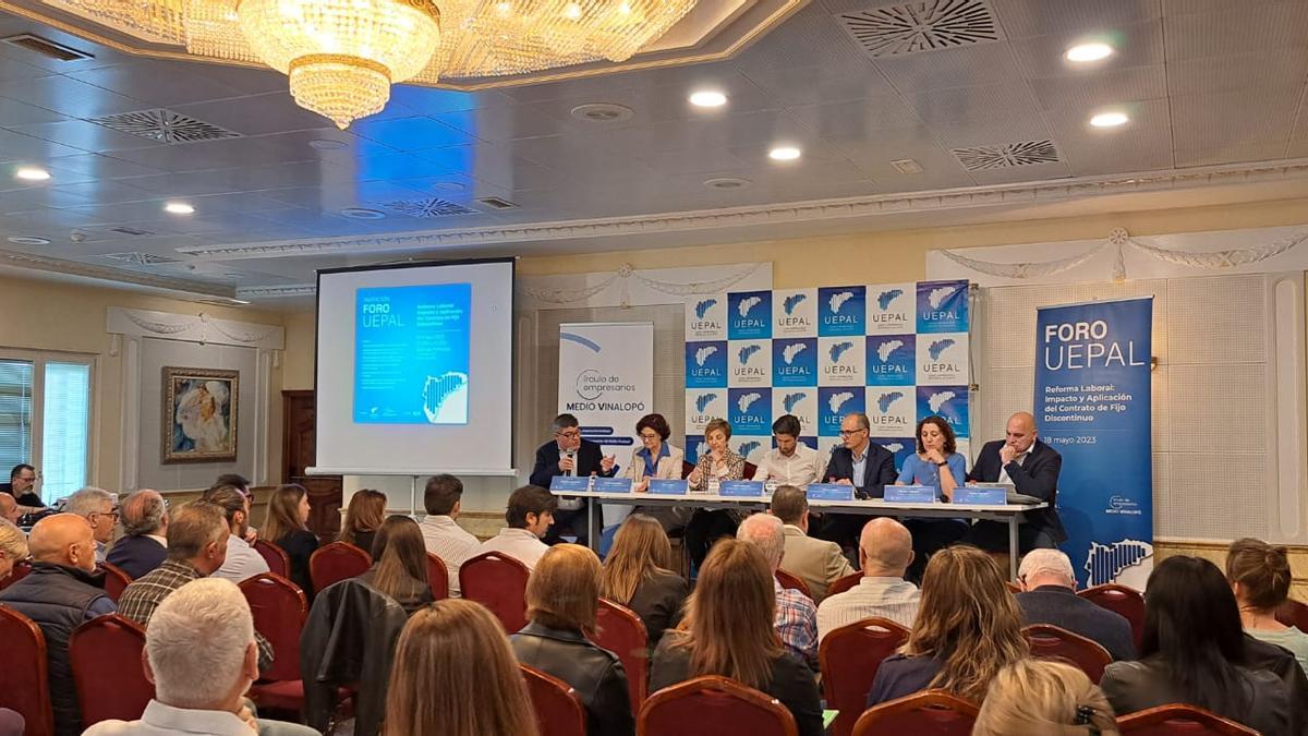 Los empresarios del calzado advierten de las incongruencias del contrato fijo-discontinuo
catedradelcalzado.umh.es/2023/05/25/los…