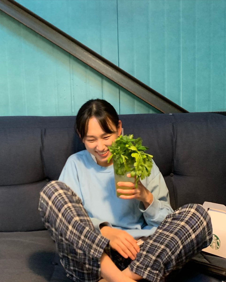 LAwww_ww's tweet photo. 이사진 붙여놓으니까
진짜같음
진짜��음 https://t.co/TZihe8ynh5