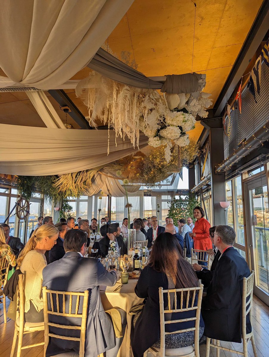 ProcurementLDRS's tweet image. Delegates had a great time last night at the CPO dinner! #PLWPC