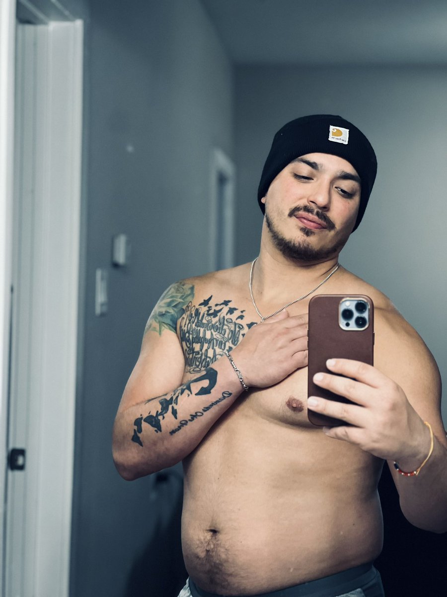 jdanielcab's tweet photo. It’s just about the “fit” gays, us “dad bod” gays matter too! 

RT if you like a belly to sleep on! https://t.co/l8Wij4iX77