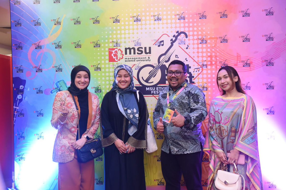 MohdShukriYajid's tweet photo. Appreciative thanks to @MSUmalaysia strategic &amp; industry partners, as well as the sponsors of MSU Ethnic Music Festival 2023. Strengthening the synergy towards cultural sustainability &amp; appreciation. #istanabudaya @TourismSelangor @ASWARA_Official  #jpns @MSUmalaysiaSHCA https://t.co/LDKn9GwwU0
