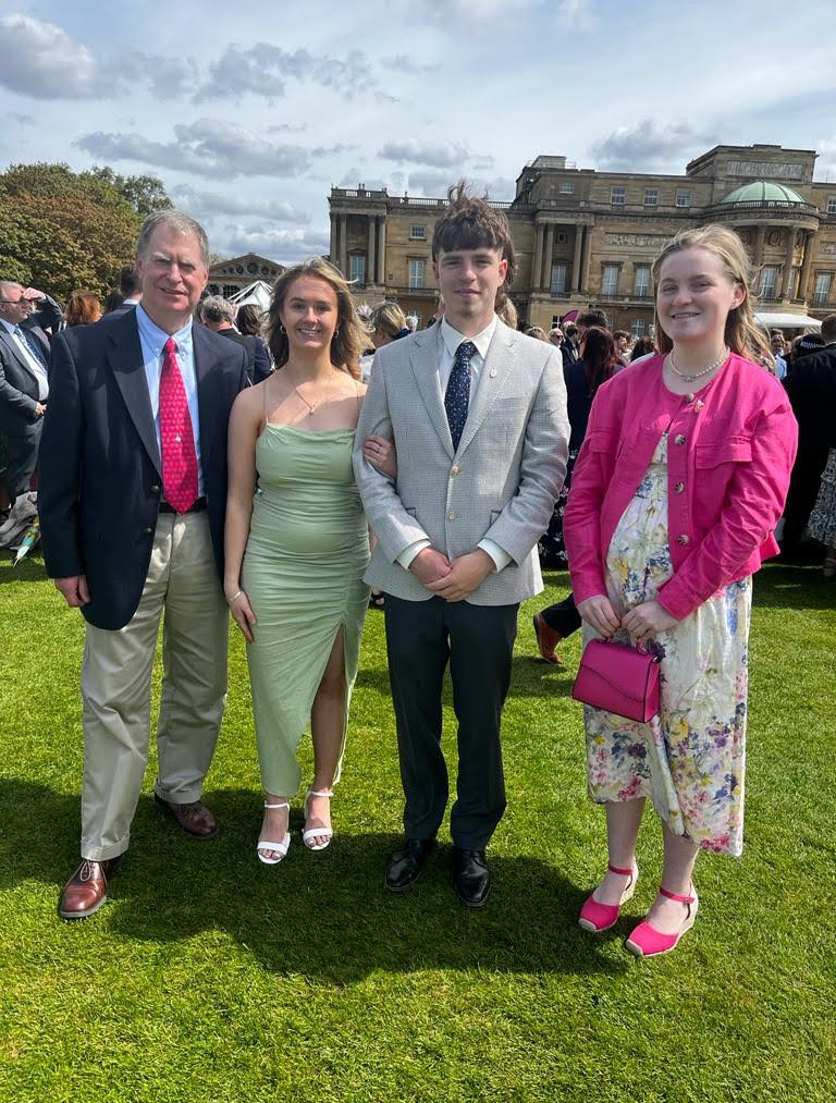 Our Gold DofE students recently enjoyed their invitation to Buckingham Palace to celebrate their achievements.  To read more please visit our news section finboroughschool.co.uk/news/
#dukeofedinburghaward #finboroughschool