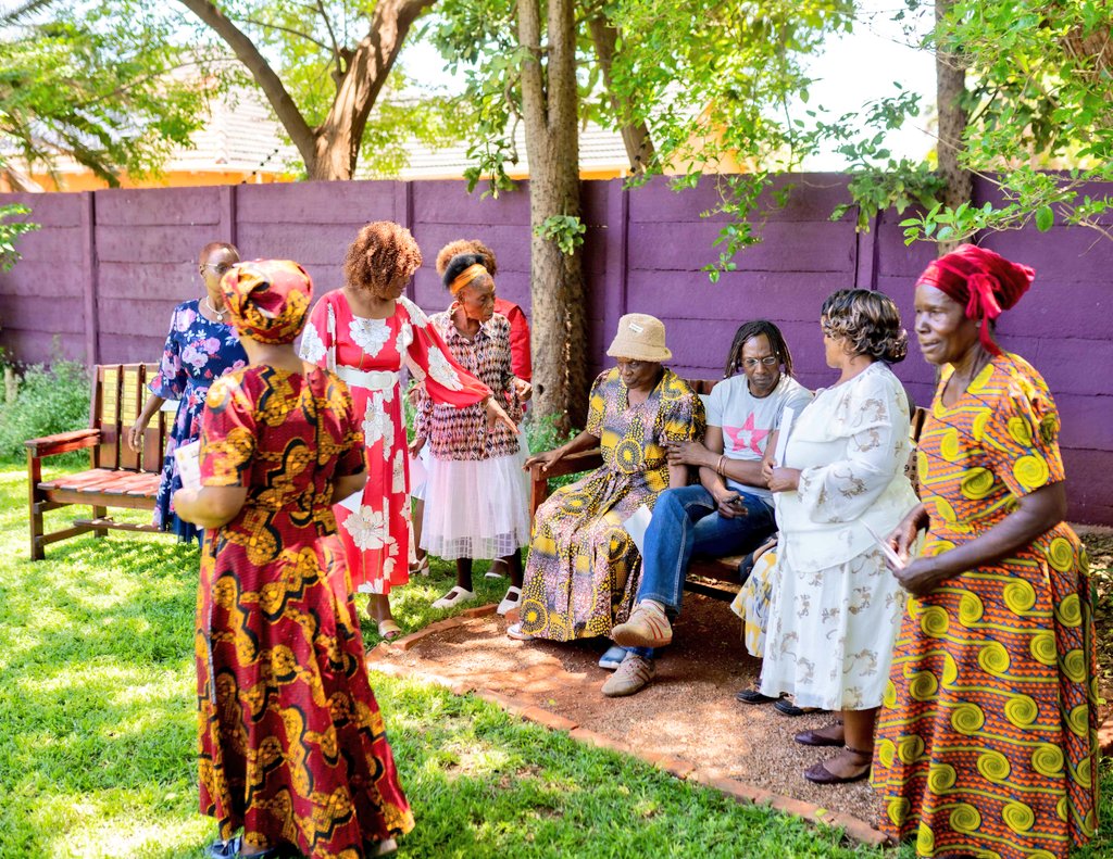 🎉 Exciting news!

We are beyond thrilled to announce Friendship Bench is officially a @RippleworksOrg grantee ('23-'25) 😊

#Rippleworks generous contribution goes towards helping us scale across the nation- opening safe spaces to talk & connect with community grandmothers 🇿🇼