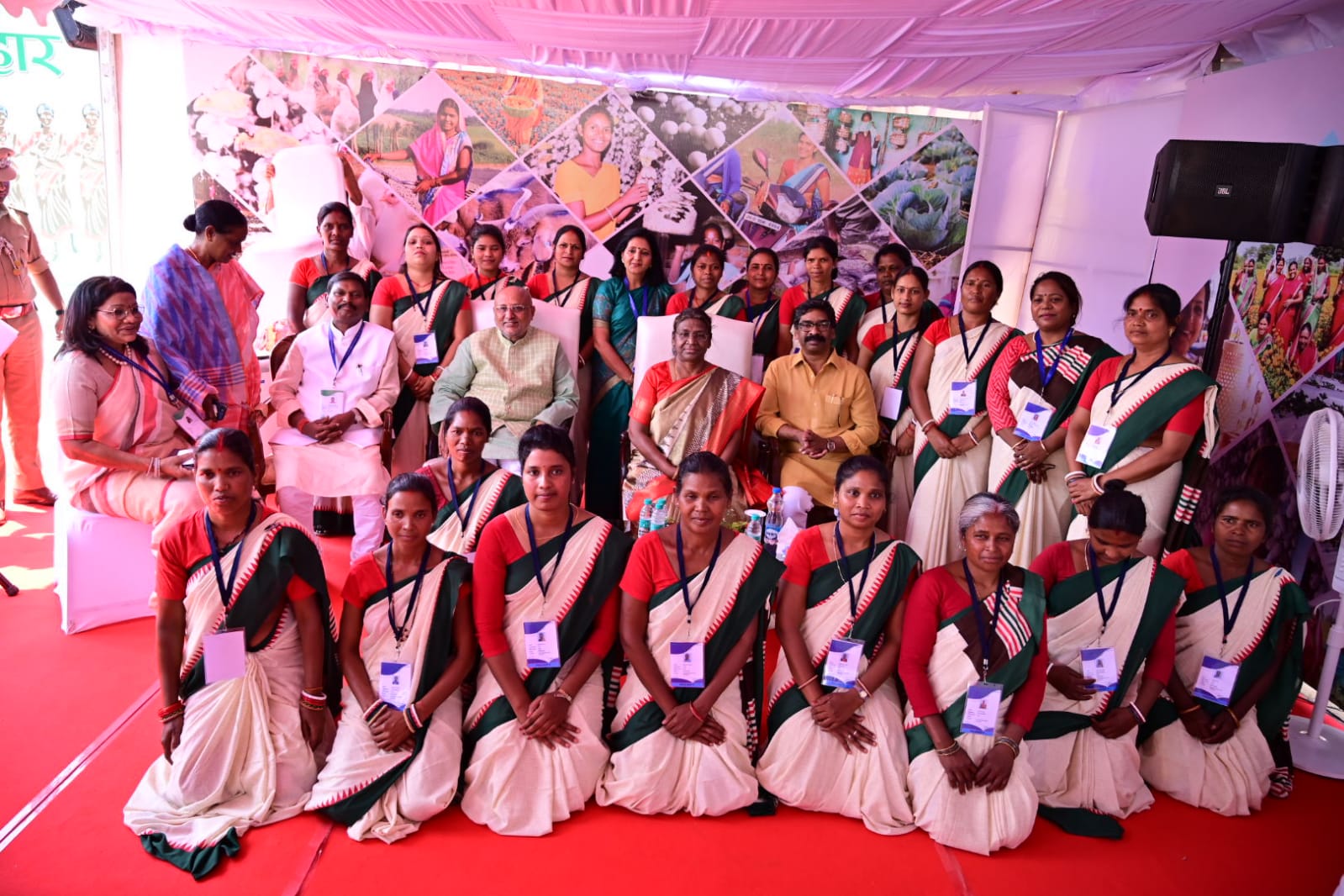 खूंटी में इतनी बड़ी संख्या में महिलाओं की उपस्थिति गर्व की बात: राज्यपाल-The presence of such a large number of women in Khunti is a matter of pride: Governor