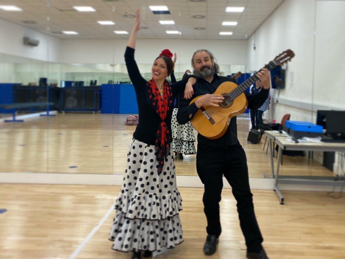 LaFlamenquitaMC's tweet image. We had a Great time yesterday @collegiateschoolbristol we were part of their ‘week task’ with our Flamenco Workshop 💃🏻🕺🏻Everyone had a Wonderful Time!!! 😃#spanishlearning #schoolworkshops #mfl #mflworkshops #spanishlanguage #spanishteacher #spanishculture #español #language