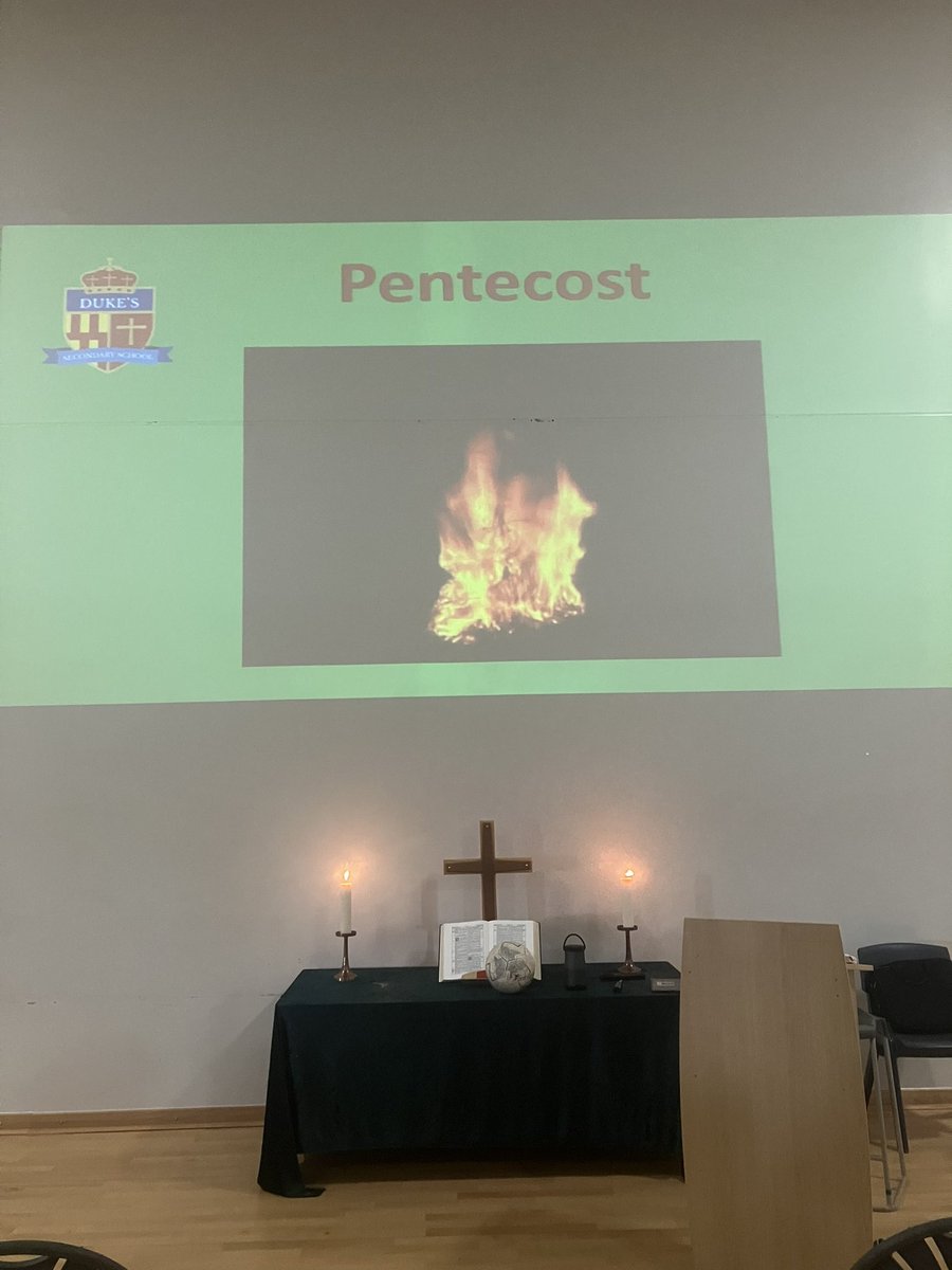 A pleasure to join Year 8 to think about the Holy Spirit in our lives @DukesNCEAT @FatherSwinhoe #ComeHolySpirit @thykingdom_come @Paulrickeard