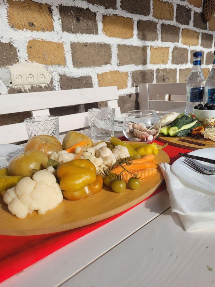 godebedcanyon's tweet photo. Looking for a place to enjoy the cozy nature of Lori and eat some delicious homemade food?  Chamich guesthouse is an ideal option for you!🌳

#lori #nature #debedcanyon #photography #debedvillage #դեբեդիկիրճ #դեբետգյուղ https://t.co/FYy9zWPBWF