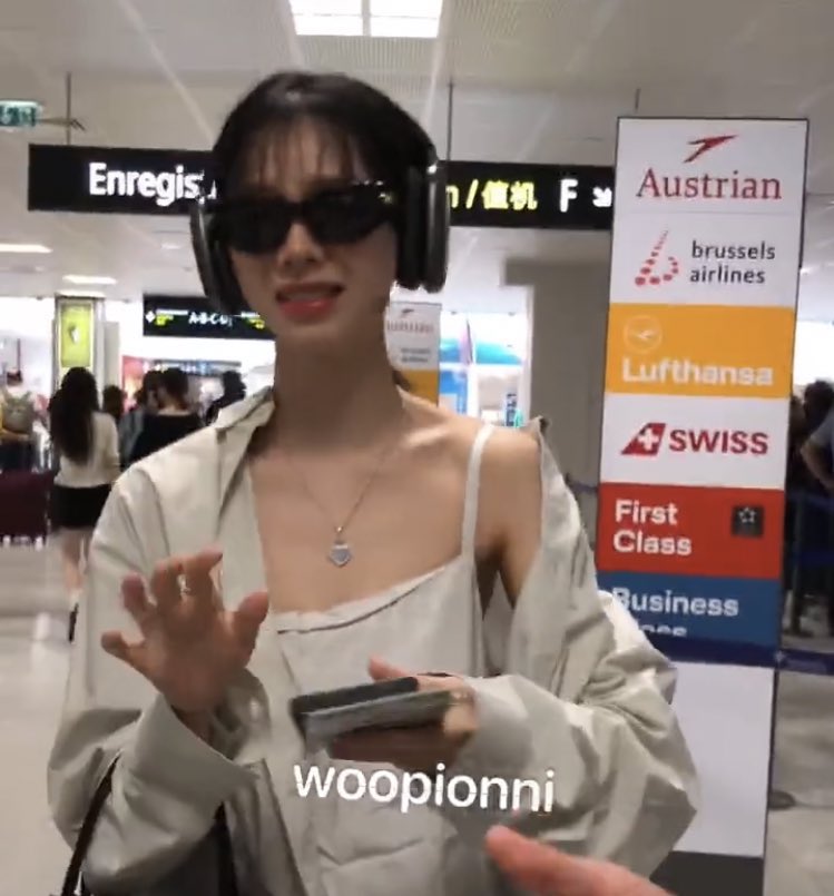 บาปกรรมของคนที่เกิดมาเป็นเลสเบี้ยน หลงรักสเตรทไม่พอดันมาชอบคาริน่าอีก ดันบาร์สเปคสูงขนาดนี้แล้วชั้นจะไปหาคนแบบเธอได้จากที่ไหนคะ