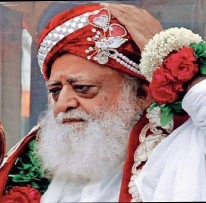 ssukhdev737's tweet photo. आसाराम पर दोपहर दो बजे fir हुई ,तीन बजे मेडिकल ,चार बजे पास्को लगा और रात ग्यारह बजे गिरफ़्तारी ।कभी ज़मानत नहीं मिली तथा पाँच साल में उम्र क़ैद की सज़ा सुनाई गई ।केस बरजभुषण पर भी वही है फ़र्क़ सिर्फ़ इतना है कि देश पढ़े लिखे के हाथों में था ,अब अनपढ़ के।
#WrestlersProtest https://t.co/M4lb8a6w2O