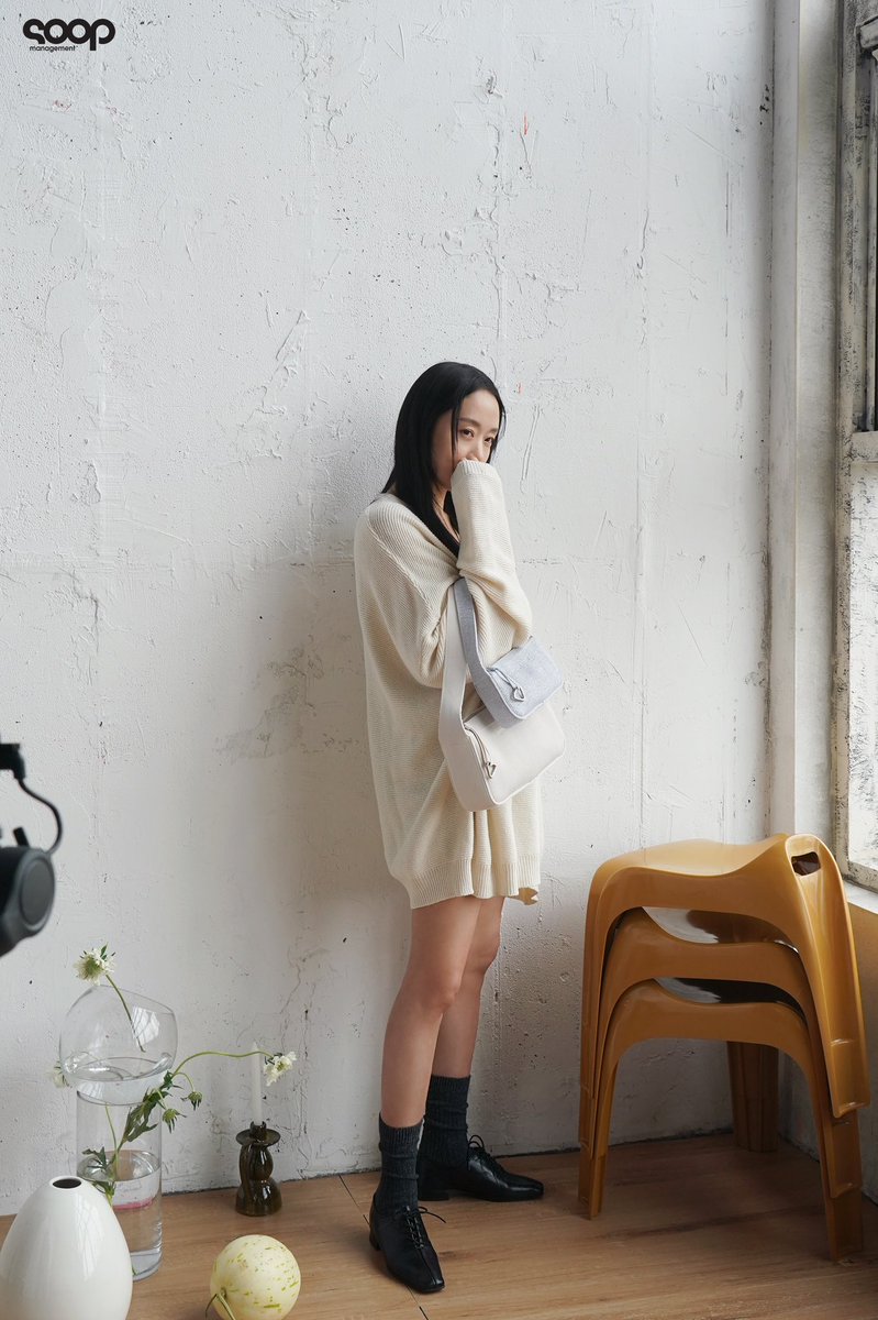 사람한테서 어떻게 이런 분위기가 나와..?