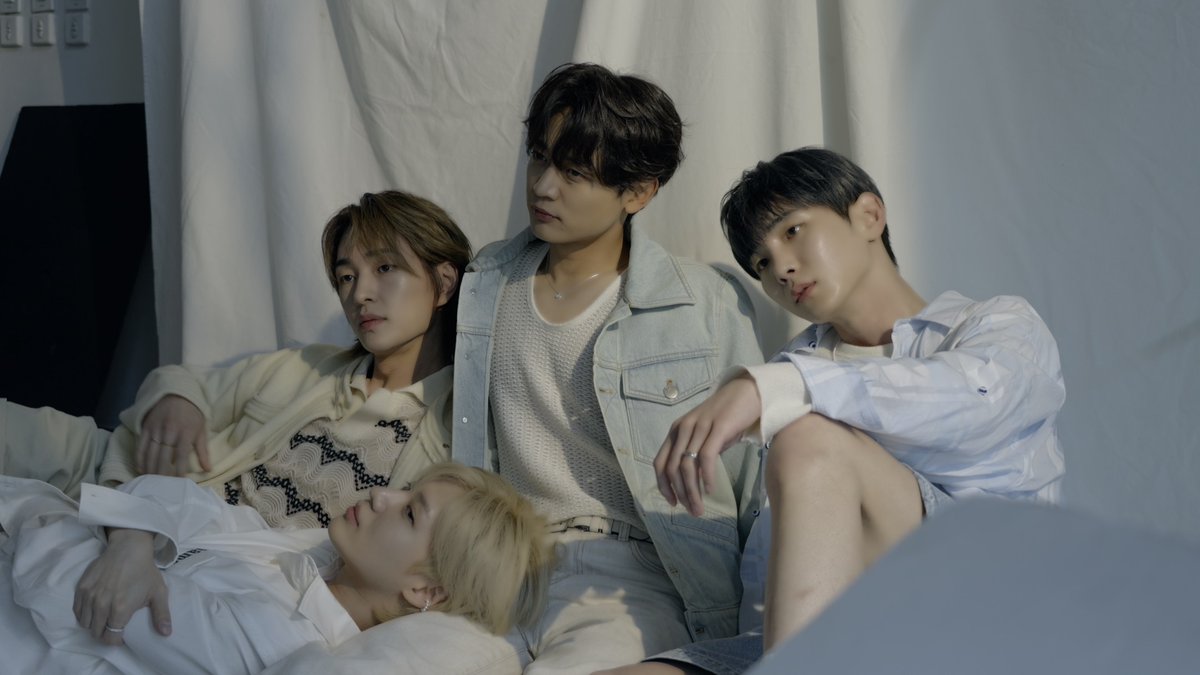 #FOREVER_SHINee | SHINee's 15th Debut Anniversary Pop-up MD Photo Shoot Behind

youtu.be/2464BAJDFWs

#SHINee #샤이니
#FOREVER_SHINee
#민트빛_물결로_물든_우리의_시간
#SHINee_15th_525💎