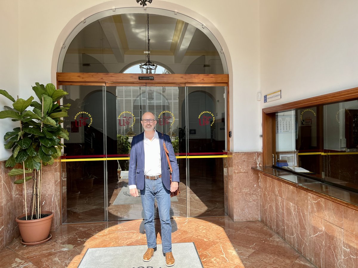 uneatlantico's tweet photo. 🗣️ El doctor Juan Luis Martín, director académico del Grado en Psicología , representa a #UNEATLANTICO en la CDPUE. 👏
Link a la noticia: 👉 https://t.co/RmOwRYZFk2 https://t.co/EJnivUTW60