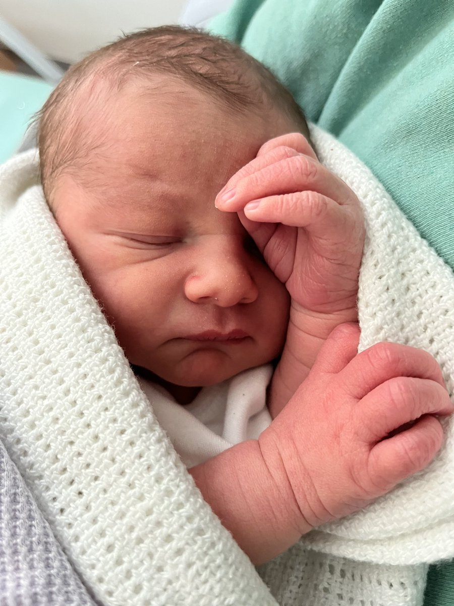 hannahcusworth's tweet photo. Last week my life changed forever and I couldn’t be happier. 

Welcome to the world baby 👶🏽 

Decided to make a slightly dramatic early arrival but has been pretty chill ever since. Finally home after a long stay in hospital and loving settling into newborn life. https://t.co/hqggPHYEZv