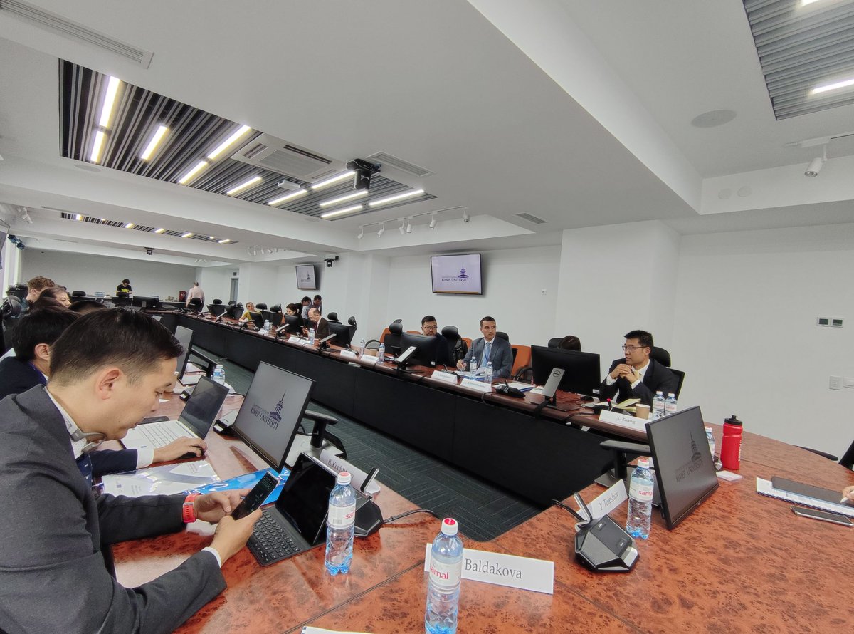 Day 2 of #Digital Futures of #CentralAsia symposium at <a href="/KIMEPUniversity/">KIMEP University</a>: Prof Zhang of Fudan University talking about the Chinese Perspectives of the #DigitalSilkRoad #DIGISILK #DFCA23 <a href="/Digisilk_kcl/">Digisilk</a> <a href="/CCASC_Kz/">CCASC - China & Central Asia Studies Center 🇰🇿</a>