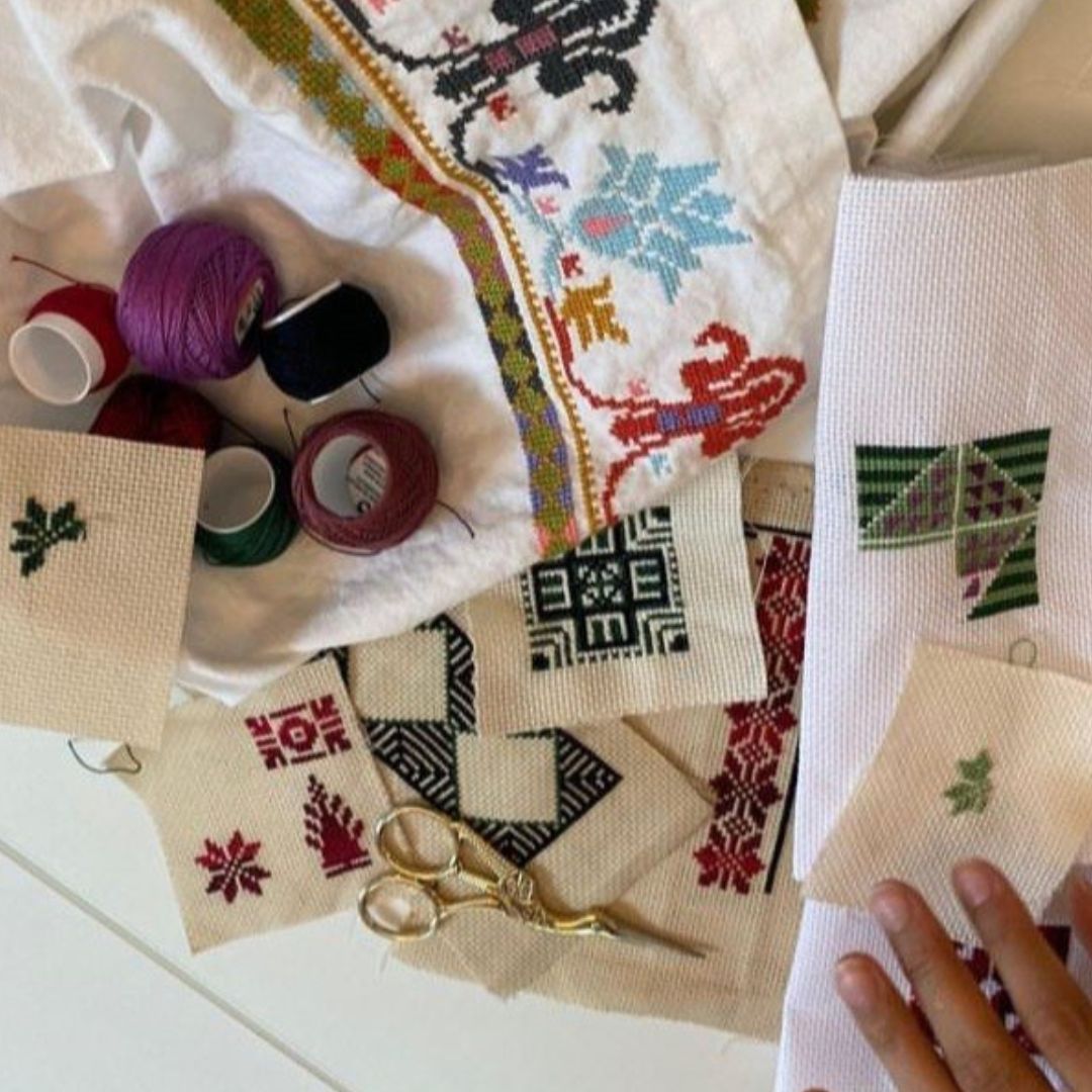LeightonHouse_'s tweet photo. Join our workshop &amp; learn to cross-stitch the #TreeOfLife, a traditional motif in #PalestinianEmbroidery, whilst hearing more about the history and significance of #Tatreez (Arabic for embroidery).

📅 Sat 10 Jun
🧵 Book your tickets: https://t.co/DyKizqRtA7 https://t.co/1nT0j3MBvj